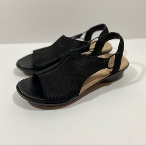 Clarks Black Wedges Sandals Ultimate Comfort Collection by Clarks Size 7 1/2 M